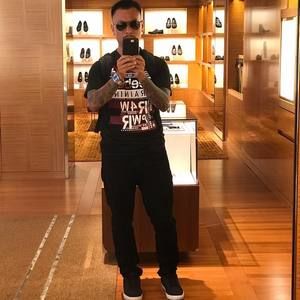 Meet your Posher, Jay